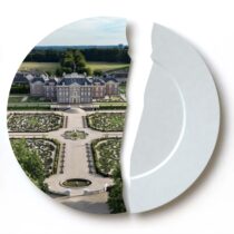 Mediator Apeldoorn staat klaar bij een gebroken relatie. Bord met het Loo Apeldoorn.