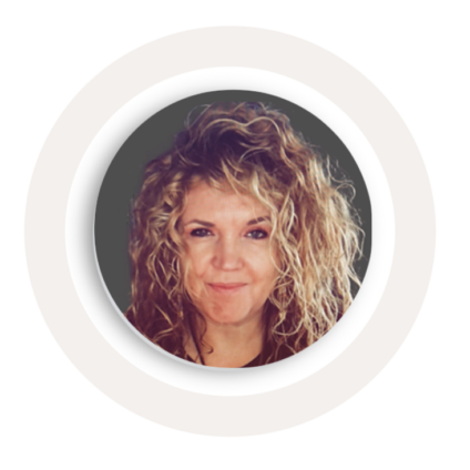 Miranda Boerkamp profielfoto op ScheidingsWijze met grijze rand; huisstijl