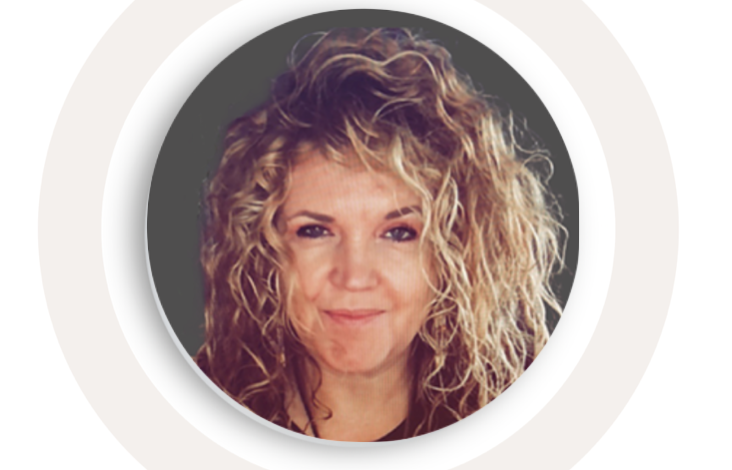 Miranda Boerkamp profielfoto op ScheidingsWijze met grijze rand; huisstijl