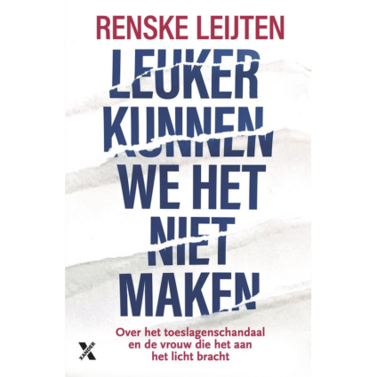 Boek belastingaangifte door belastingadviseur, boek met gescheurde voorkant; leuker kunnen we het niet maken