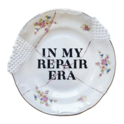 relatie is niet meer te reparen laat het gebroken bord zien in Huissen