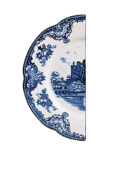Halve Delfts blauw bord met kasteellandschap afgebroken als symbool voor scheiding in Gronsveld